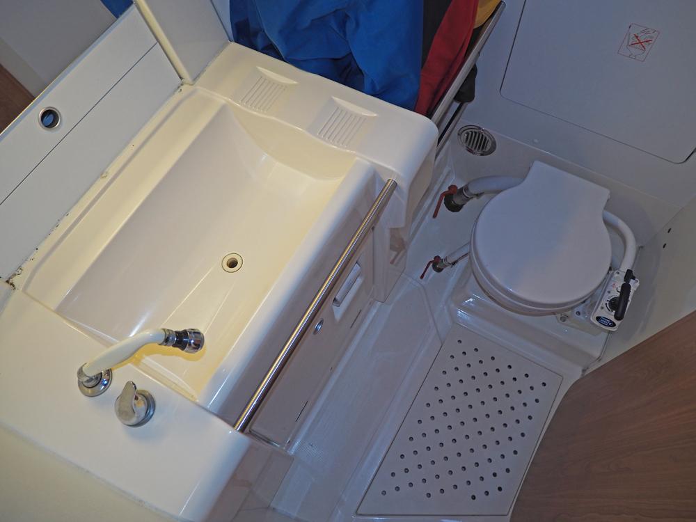 Saloon, Accommodation